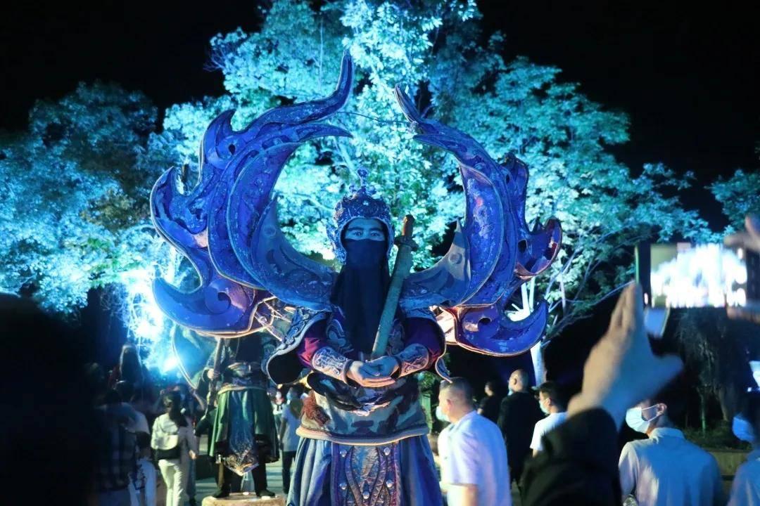 女孩巴厘岛度假